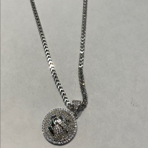 Silver world map necklace - Picture 8 of 8